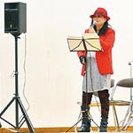 脳出血乗り越えた歌声披露 　　日進中でライブと講演　　ジャズ歌手 さつきさん
