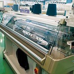 無縫製ニット デザイン力向上　　島精機 最新技術の編み機