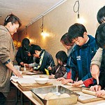 ぶらくり丁で定期市　　７９００人集い街に活気