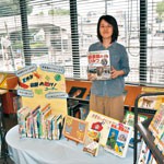 夏休みの宿題お助け  和歌山市民図書館にコーナー
