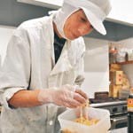 コミュニティランチ和　課題抱えた若者支え10年　新たに子ども食堂も