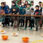 石巻と絆深める運動会 有志５人 みかん届け交流