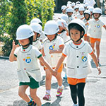 くるみ保育園が高台へ避難訓練