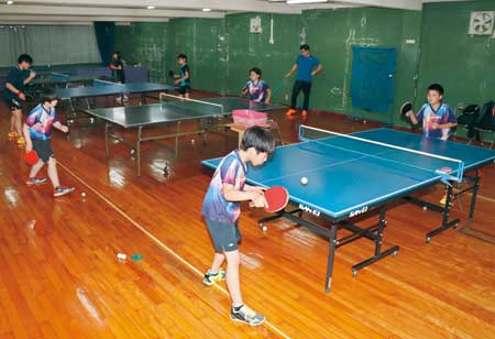 卓球で目指せ 日本代表　小中学生の教室が人気