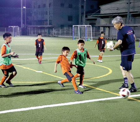 サッカー 練習はスペイン式 ニュース和歌山