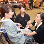 車いすで着物楽しんで