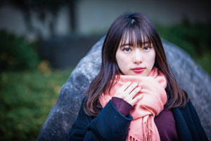 プロカメラマンから女子高校生まで7名の写真による女性展「ひめまつり」