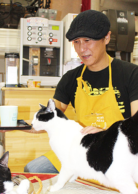 お仕事図鑑　猫カフェにゃん太郎〜間 信博さん