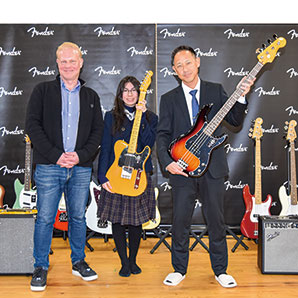 フェンダーが和歌山高支援 〜 全国150校から選出  総合音楽部に楽器贈呈