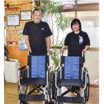 【和歌山】歌手の古都清乃さん車いす寄贈 〜 生活介護事業所に2台